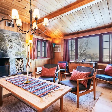 Дом отдыха Newly Renovated, Centrally Located Family With Mountain View Beitostolen