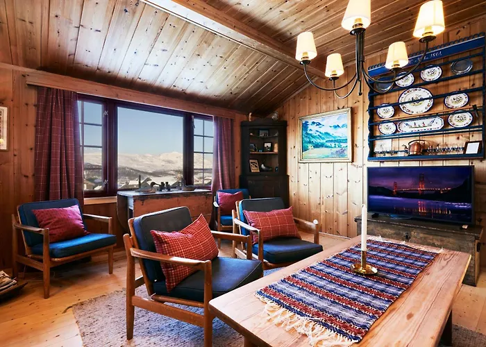 Newly Renovated, Centrally Located Family With Mountain View *