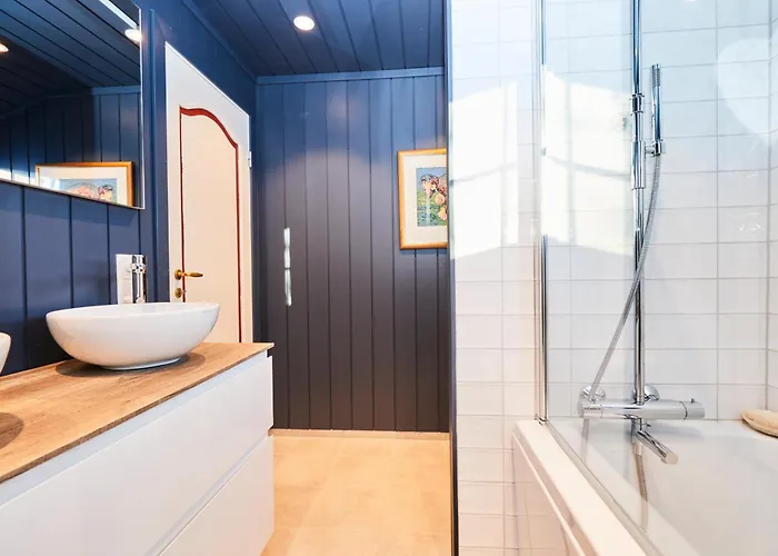 Newly Renovated, Centrally Located Family With Mountain View * Beitostolen